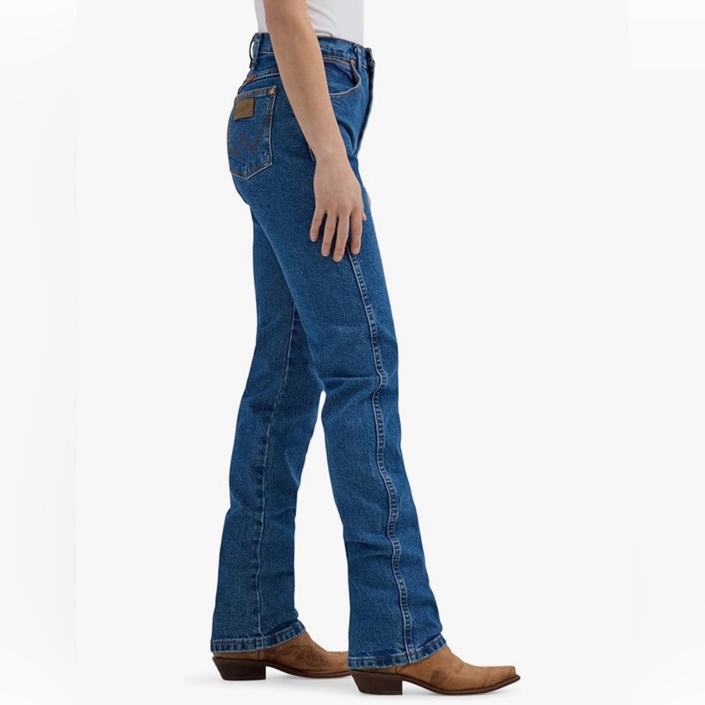 Wrangler Womens Cowboy Cut Slim Fit Jean Stonewash 9x32 NWT